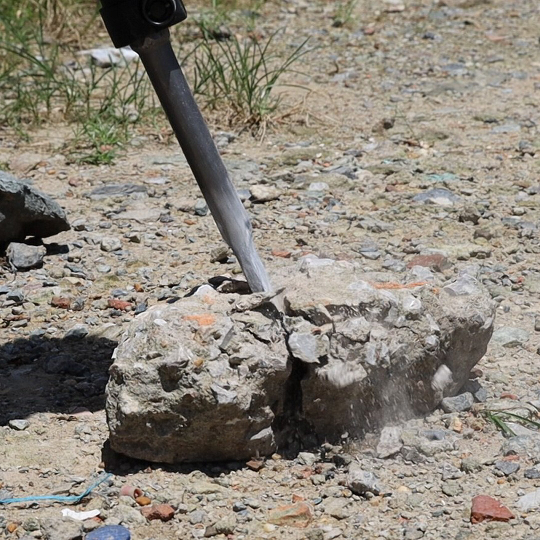 Công dụng thực tế của máy đục phá 1800w/45mm STAKA 