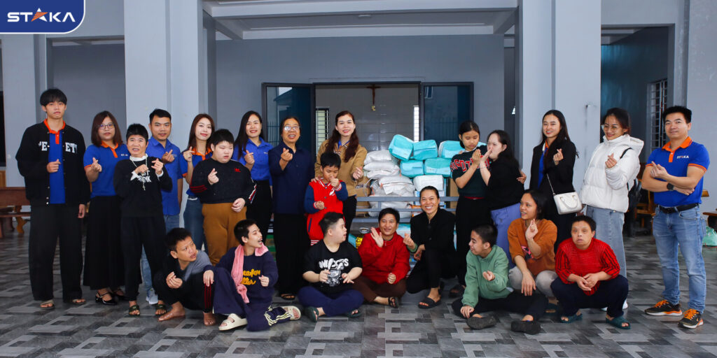 "TRAO YÊU THƯƠNG — NHẬN NỤ CƯỜI": STAKA VỀ VỚI MÁI ẤM 19-3