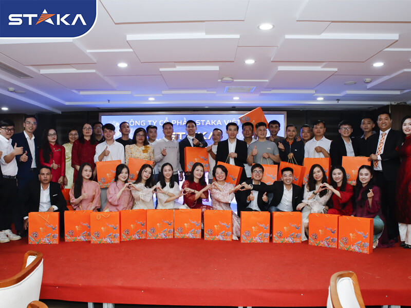 Staka ViỆt Nam KẾt ThÚc HÀnh TrÌnh NĂm 2025 BẰng ChuyẾn ThiỆn NguyỆn ThẬt ĐẸp VÀ TiỆc CuỐi NĂm ĐẦy Ý NghĨa